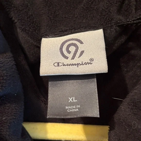 Champion Women's Black Puffer Coat - Picture 2 of 6